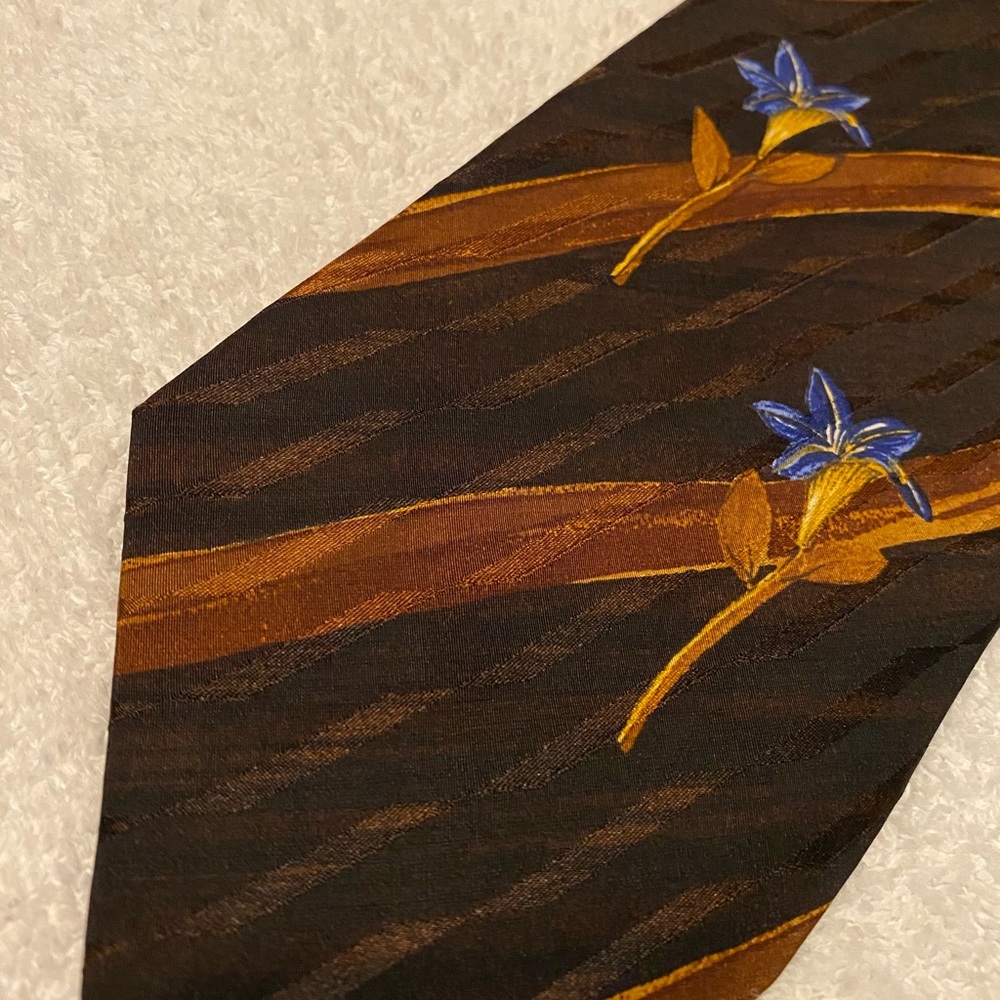 Brand New Trendy Tie By KOLTE